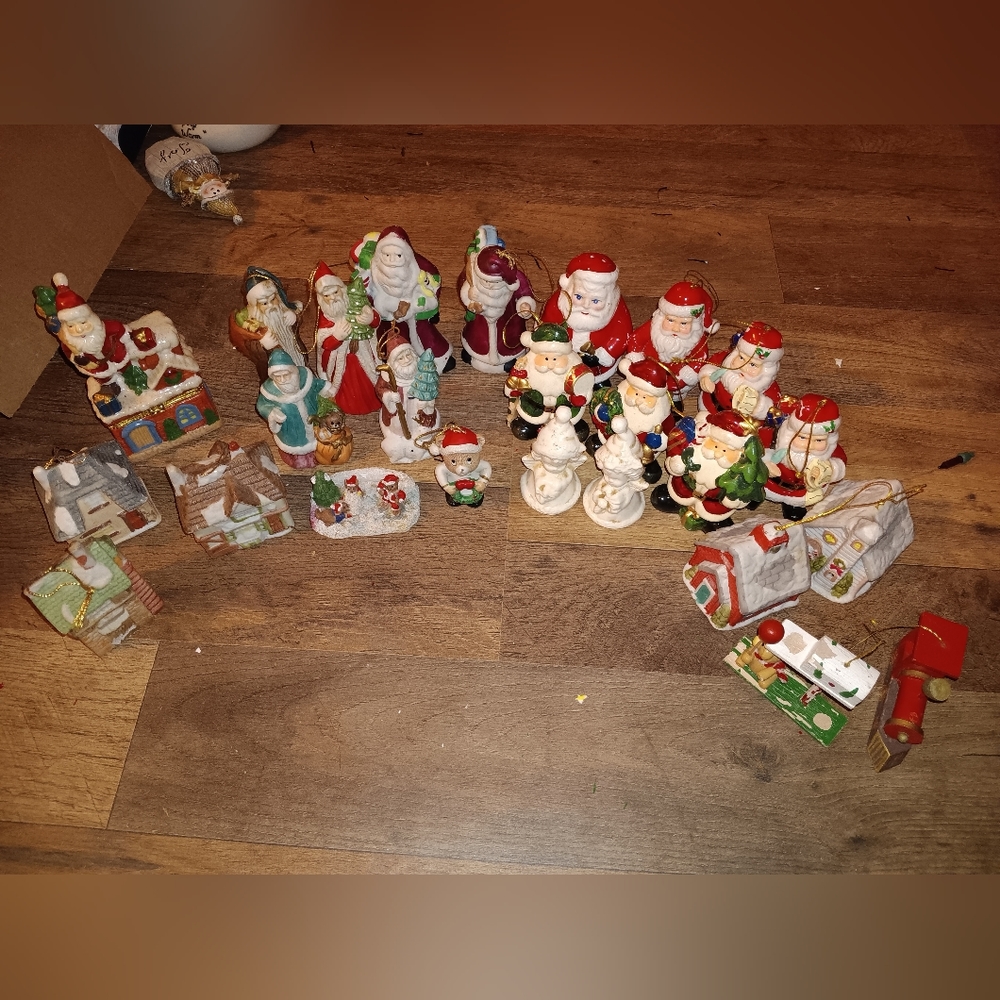 25 piece Santa set